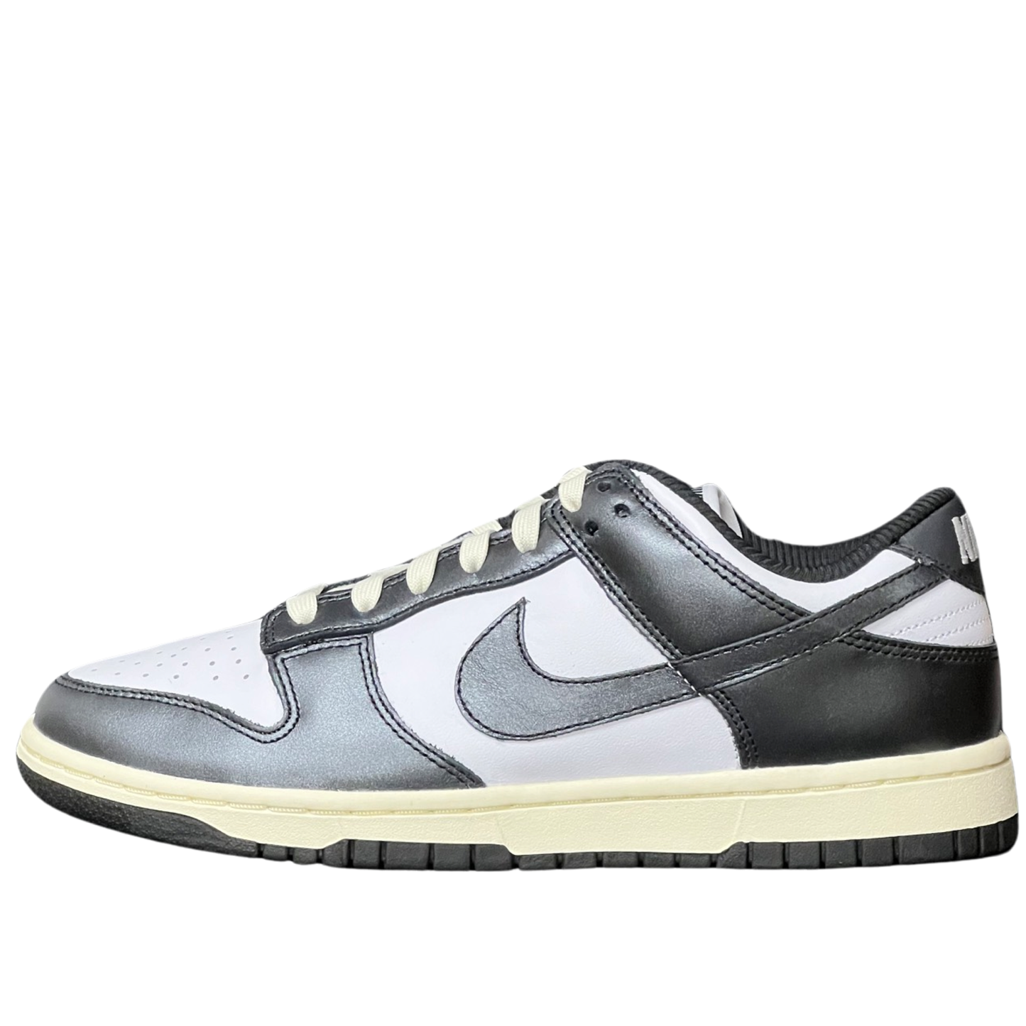 WMNS Nike Dunk Low Vintage Panda
