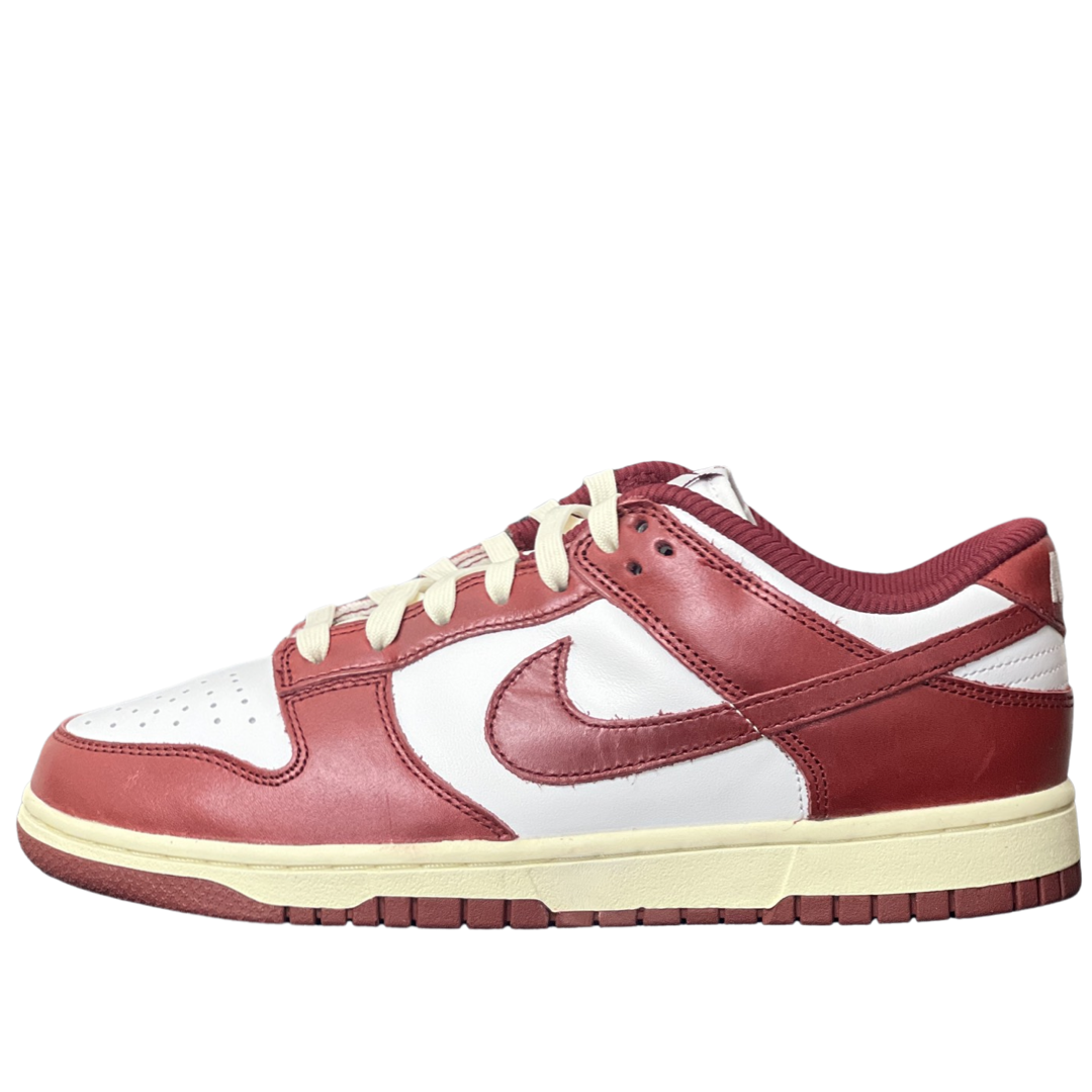 WMNS Nike Dunk Low Vintage Red