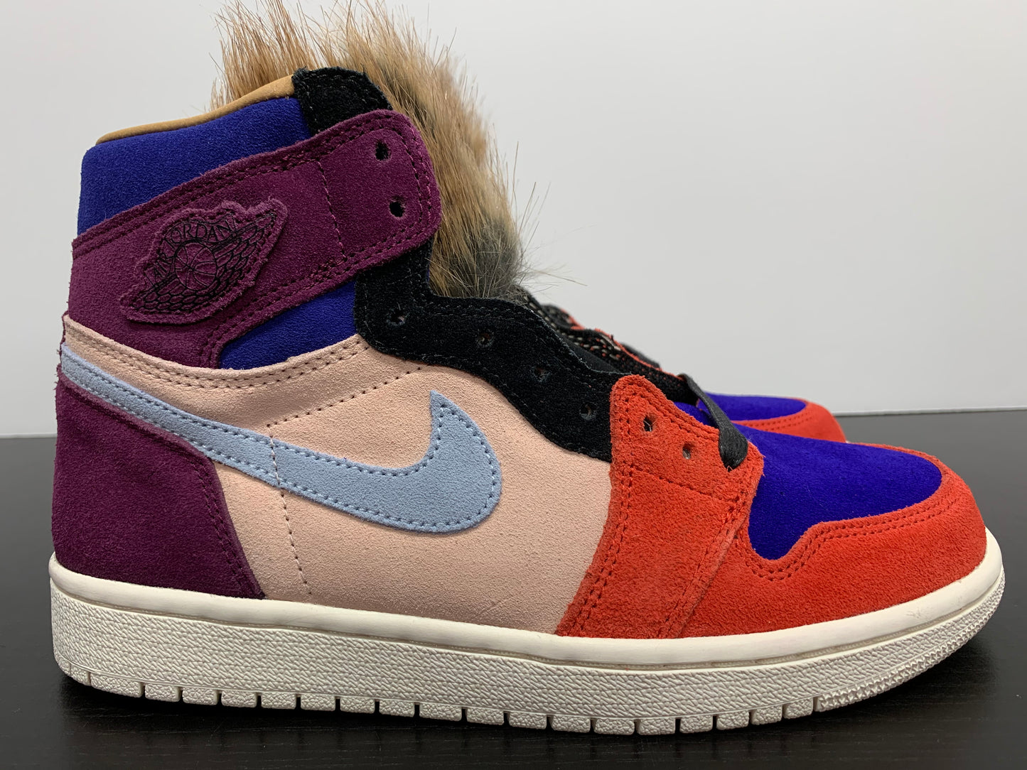 WMNS Nike Air Jordan 1 Aleali May Court Lux