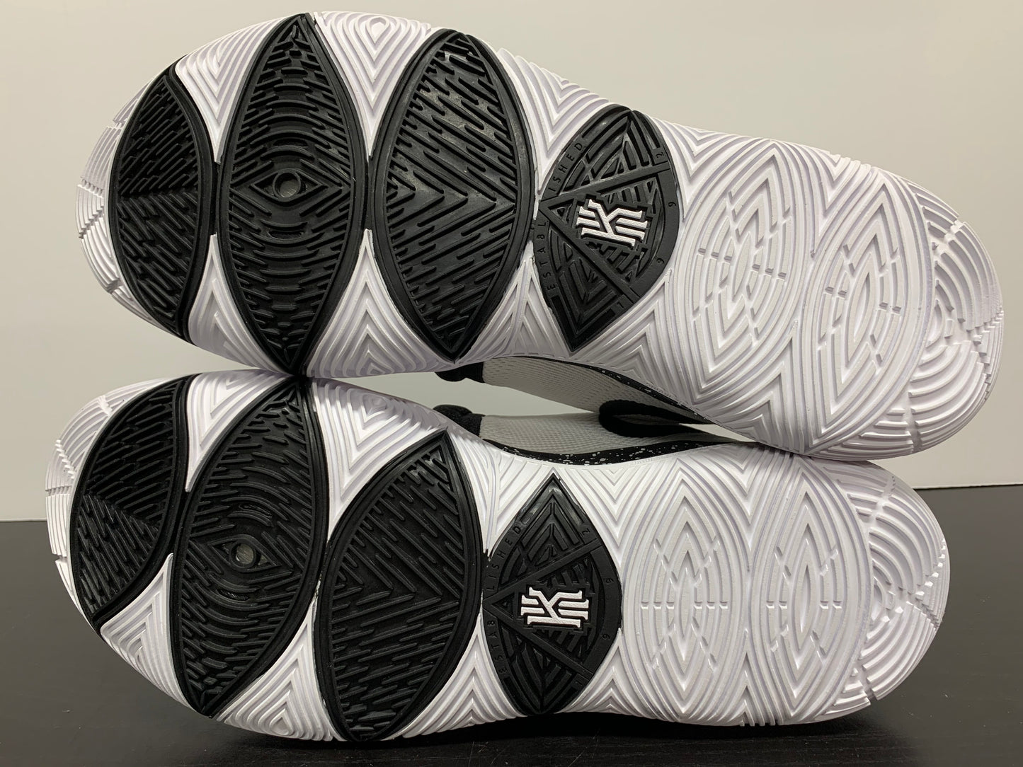 Nike Kyrie 5 TB White/Black