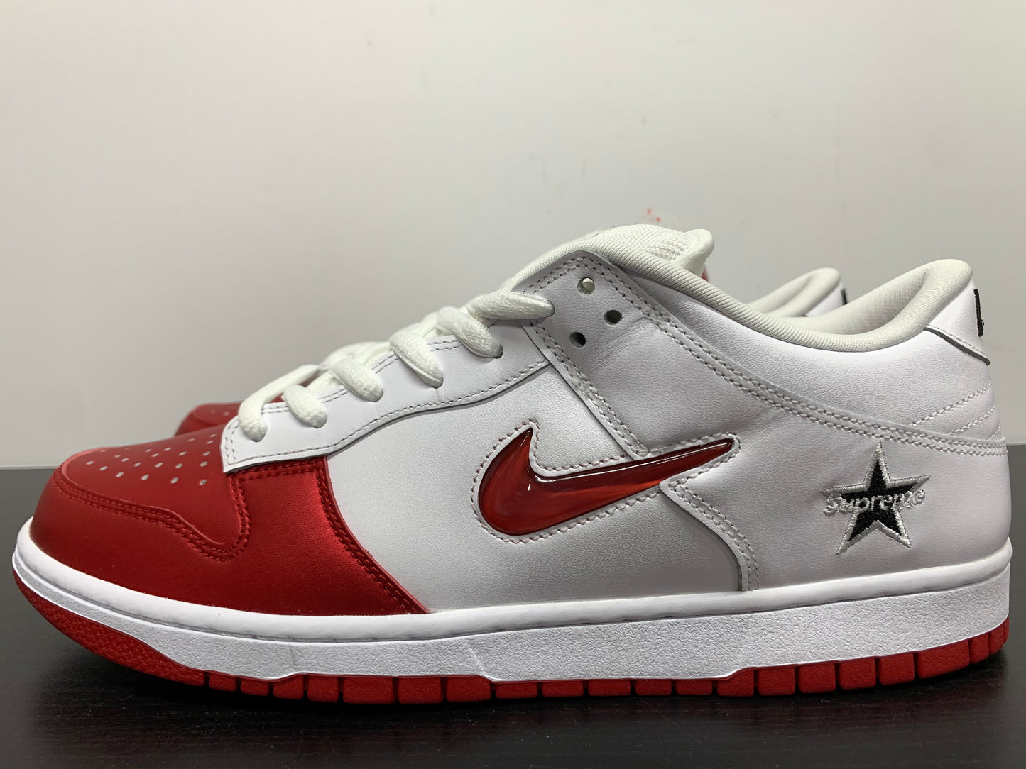 Nike SB Dunk Low Supreme Varsity Red