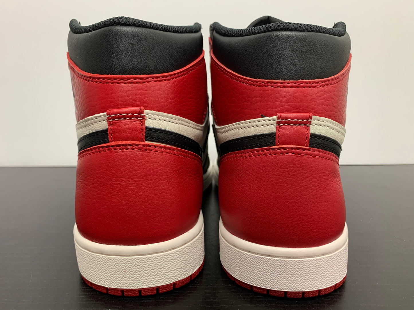 Nike Air Jordan 1 Bred Toe