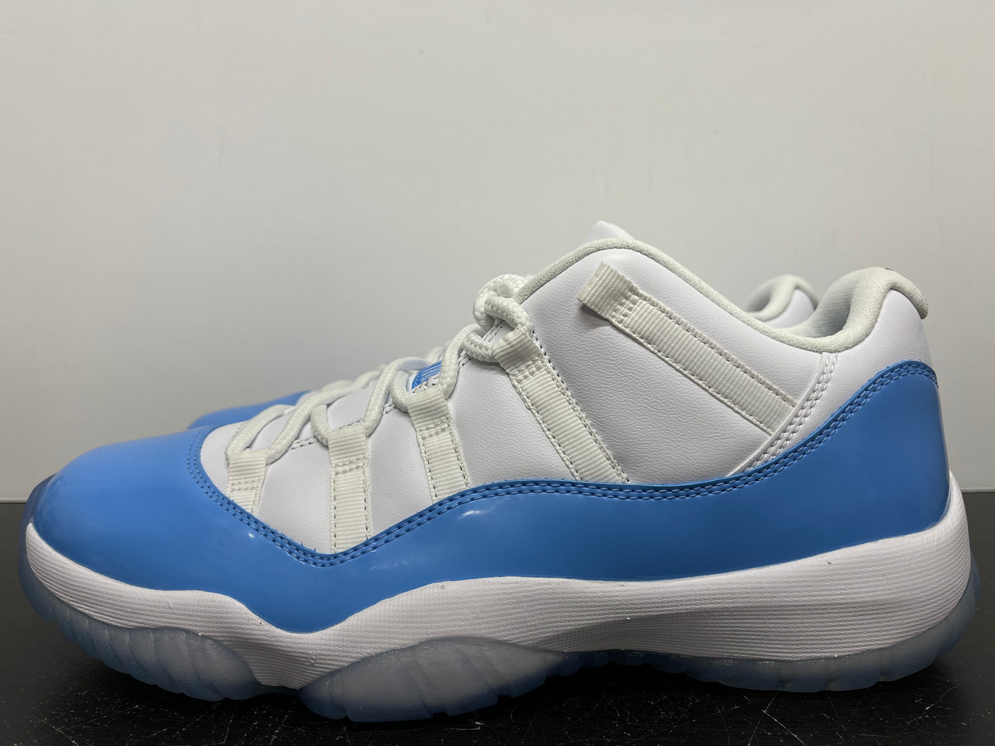 Nike Air Jordan 11 Low UNC