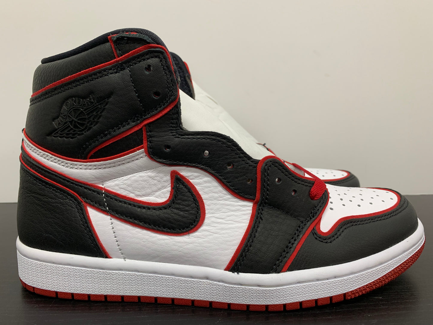 Nike Air Jordan 1 High Bloodline