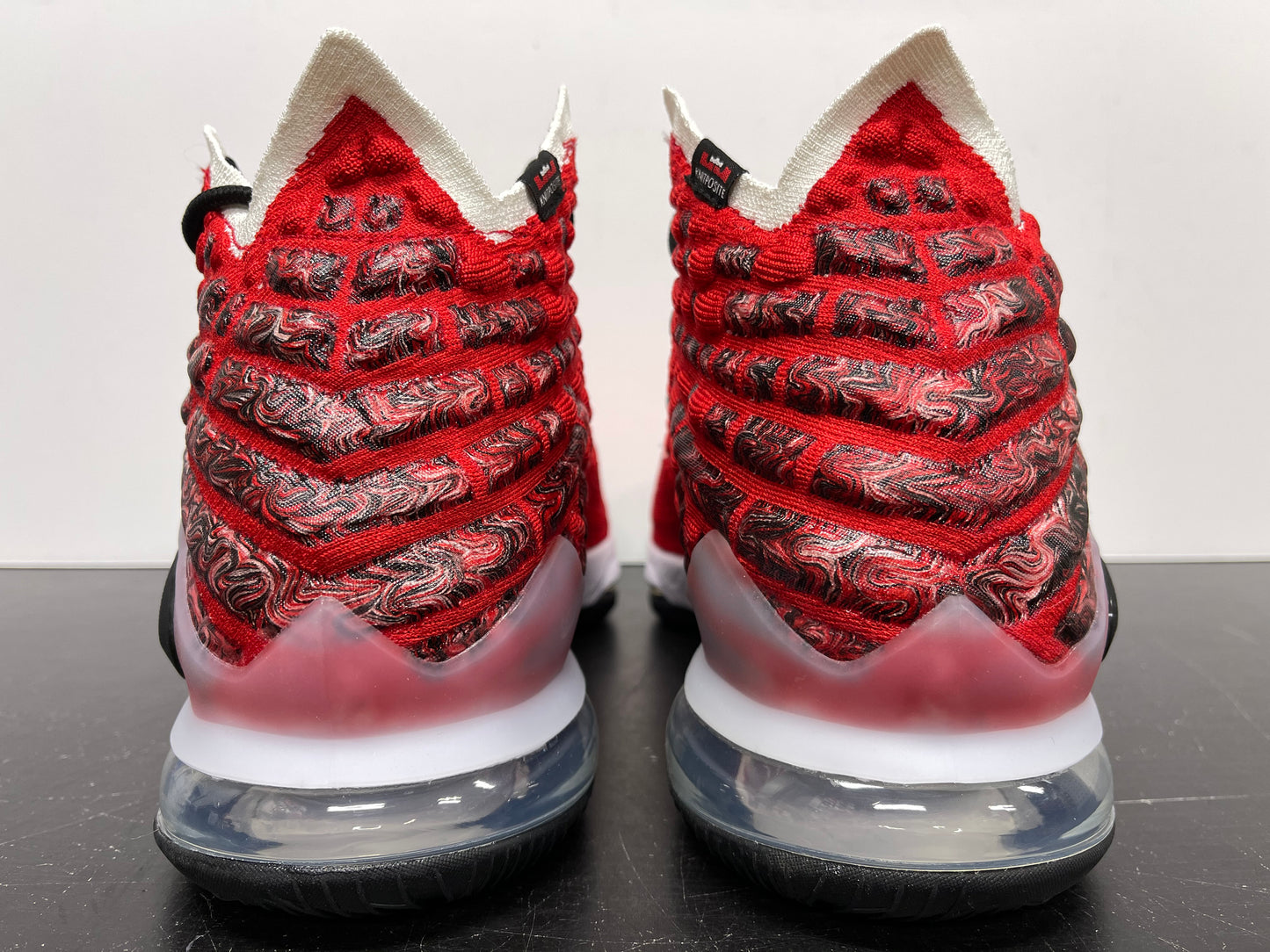 Nike LeBron 17 Uptempo