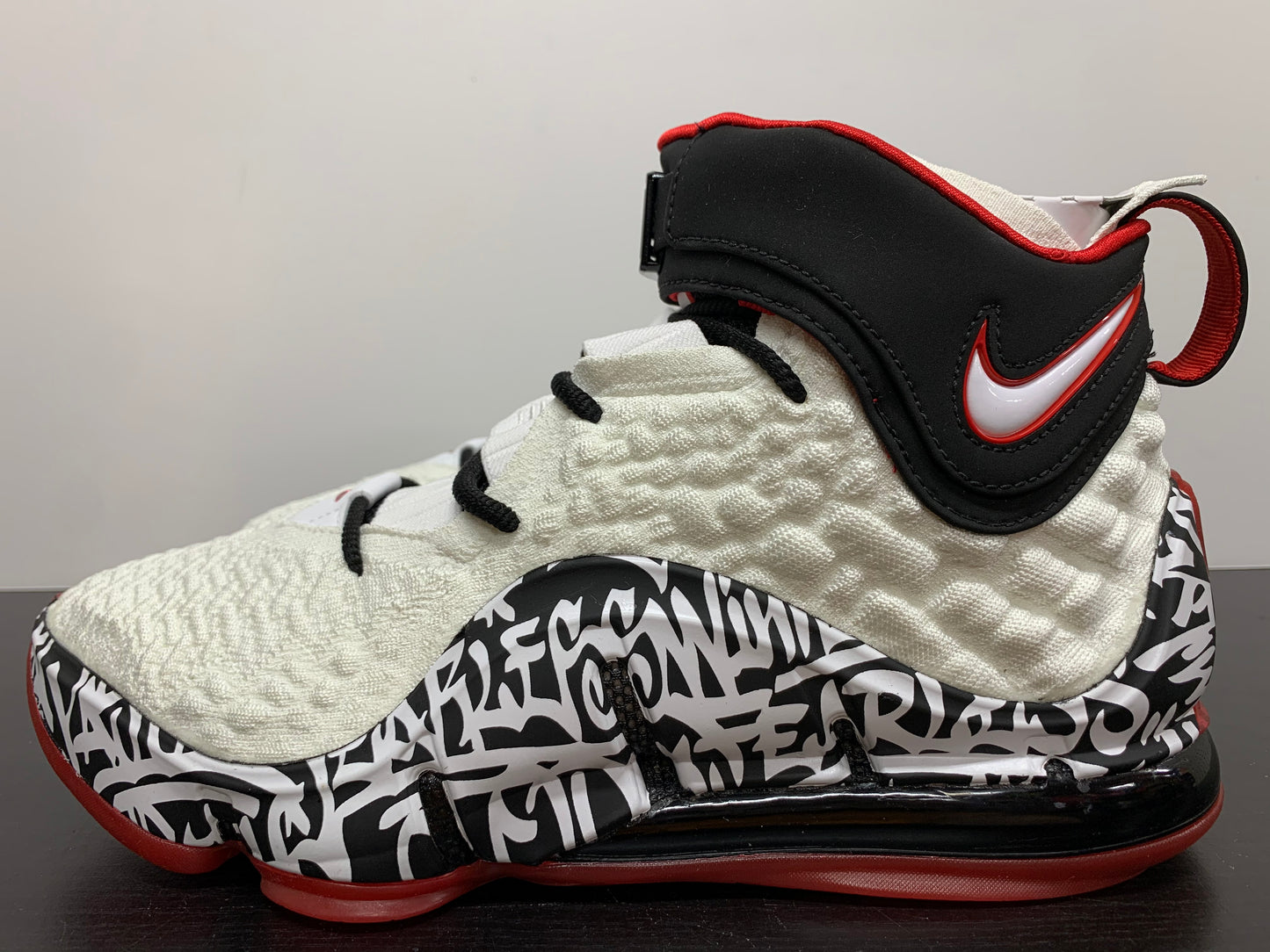 Nike LeBron 17 Graffiti