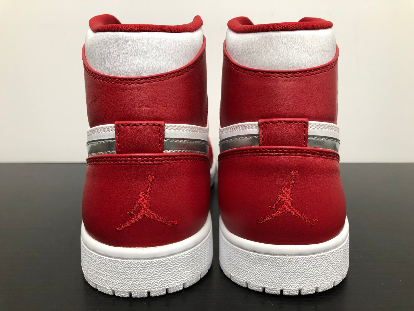 Nike Air Jordan 1 Silver Medal