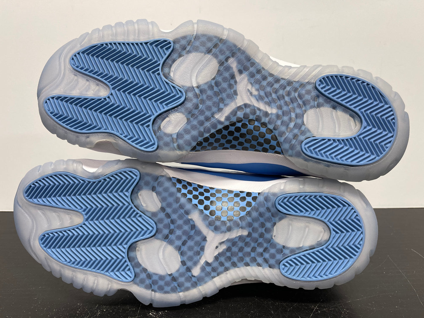 Nike Air Jordan 11 Low UNC
