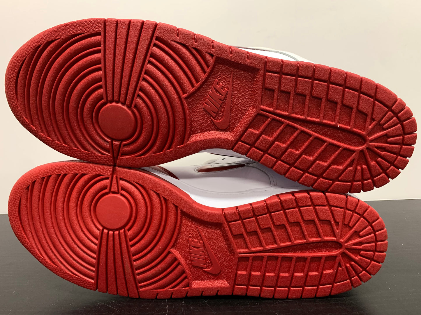 Nike SB Dunk Low Supreme Varsity Red