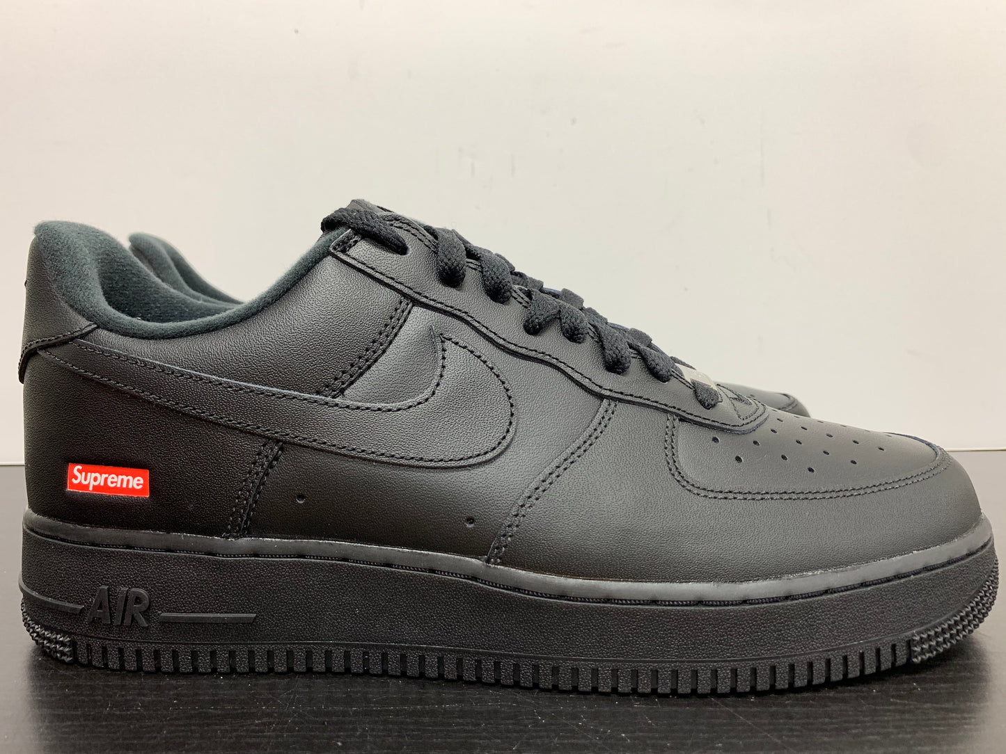 Nike Air Force 1 Low Supreme Black