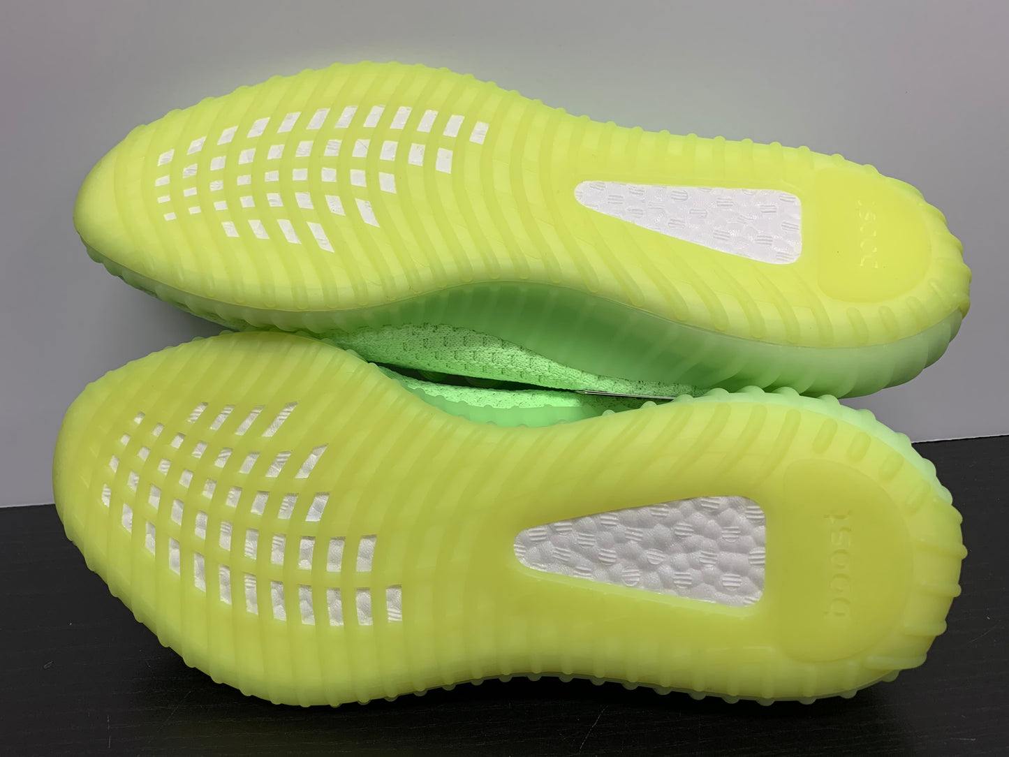 Adidas Yeezy Boost 350 V2 Glow