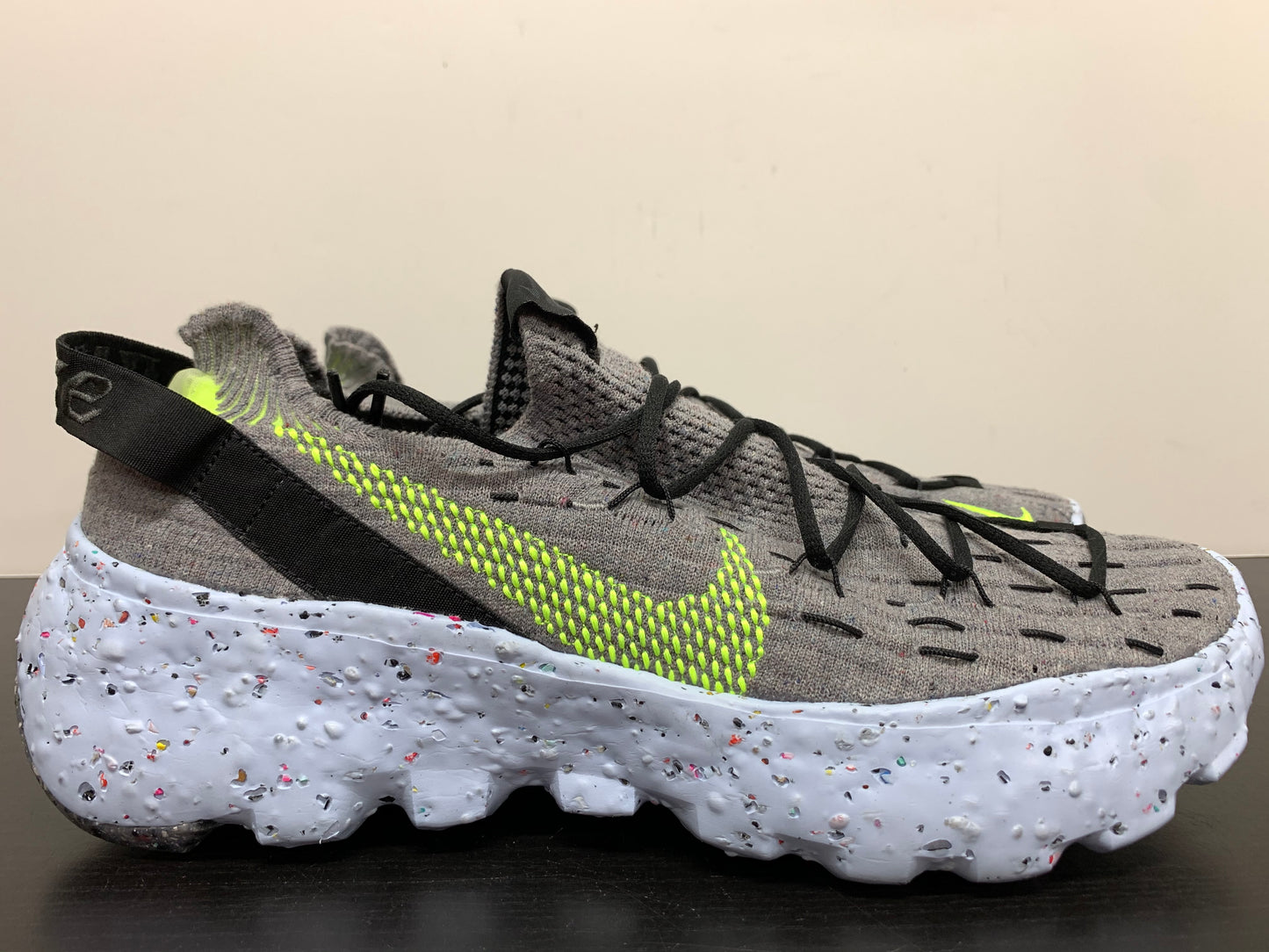 WMNS Nike Space Hippie 04 Volt