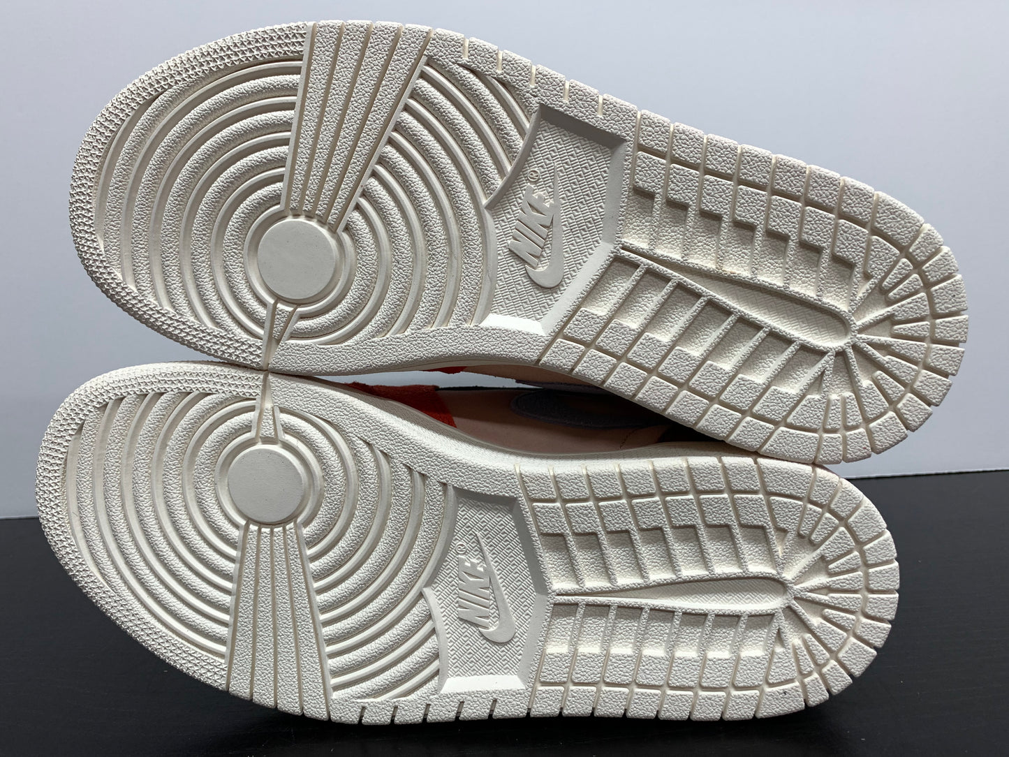 WMNS Nike Air Jordan 1 Aleali May Court Lux