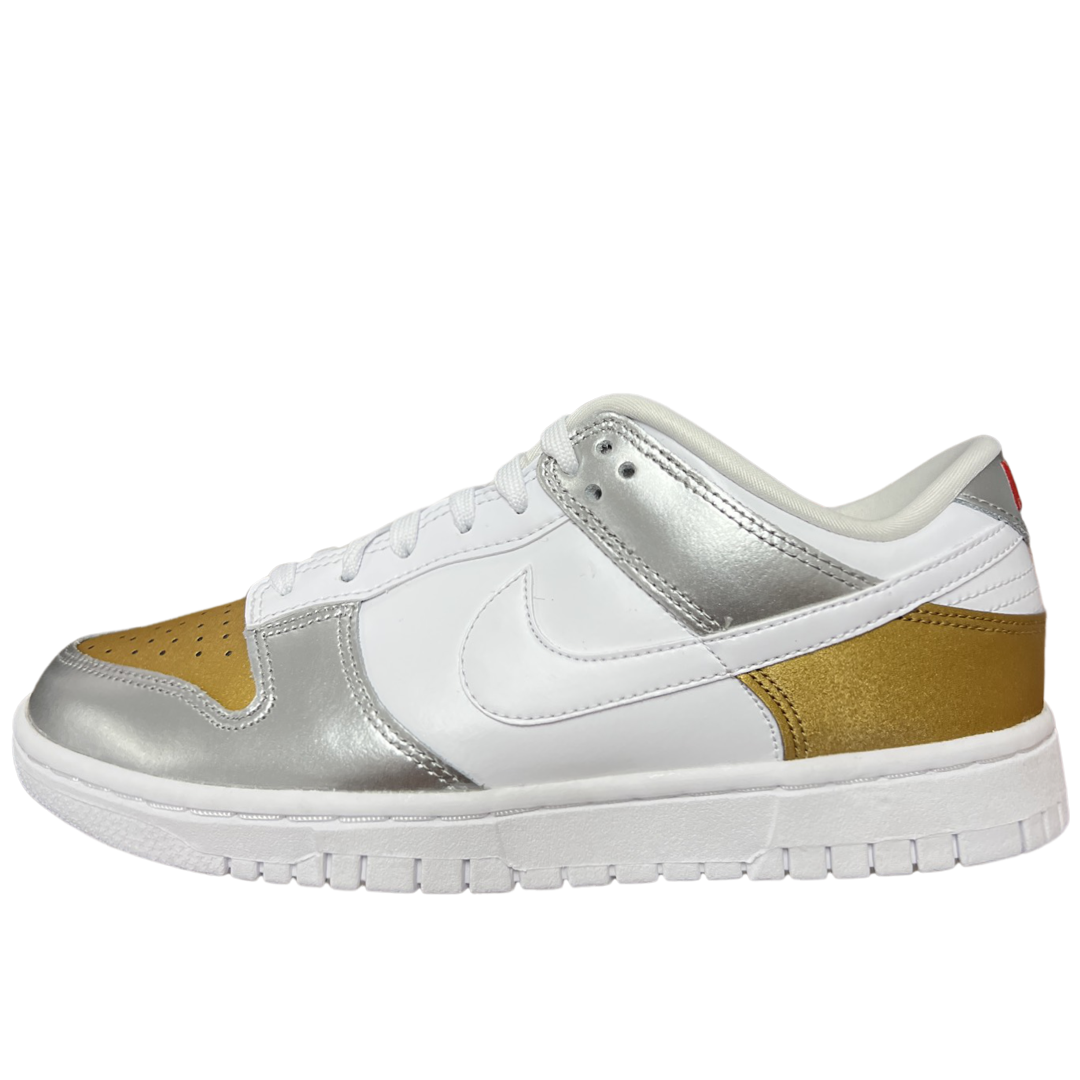 WMNS Nike Dunk Low SE Silver Gold Metallic Heirloom
