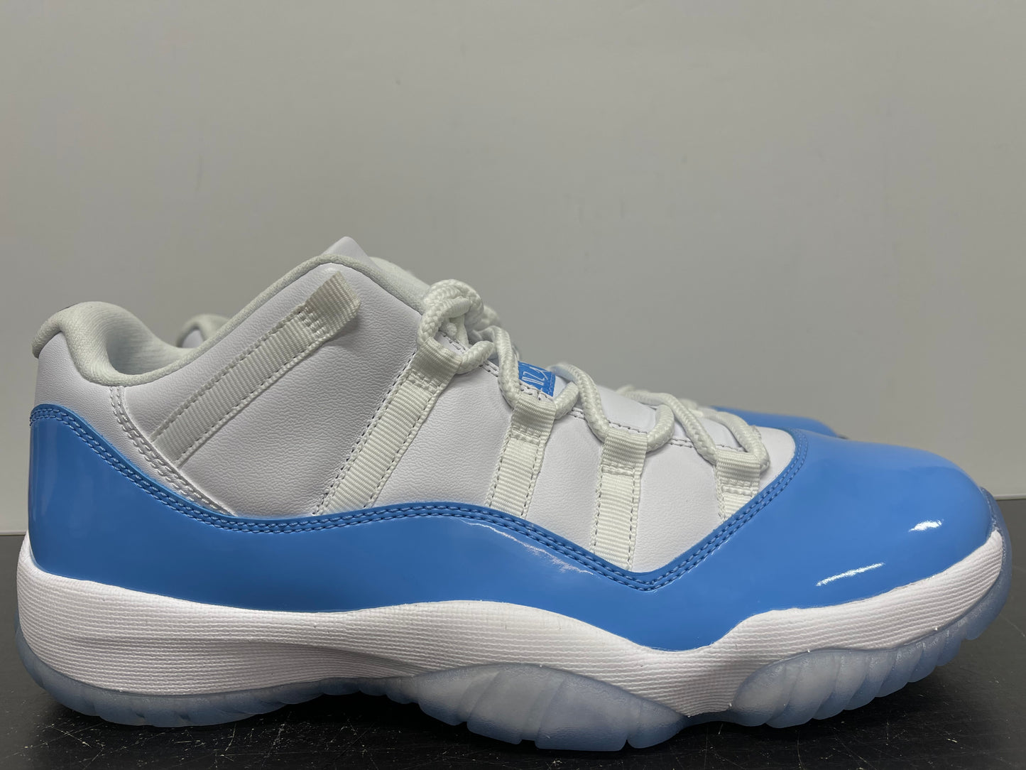 Nike Air Jordan 11 Low UNC