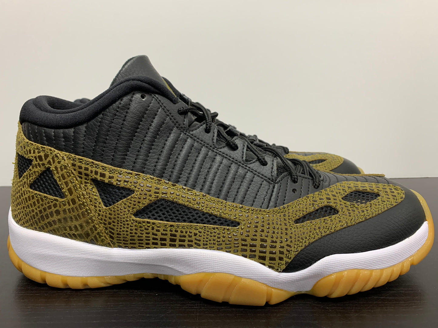 Nike Air Jordan 11 Low IE Croc Size 14