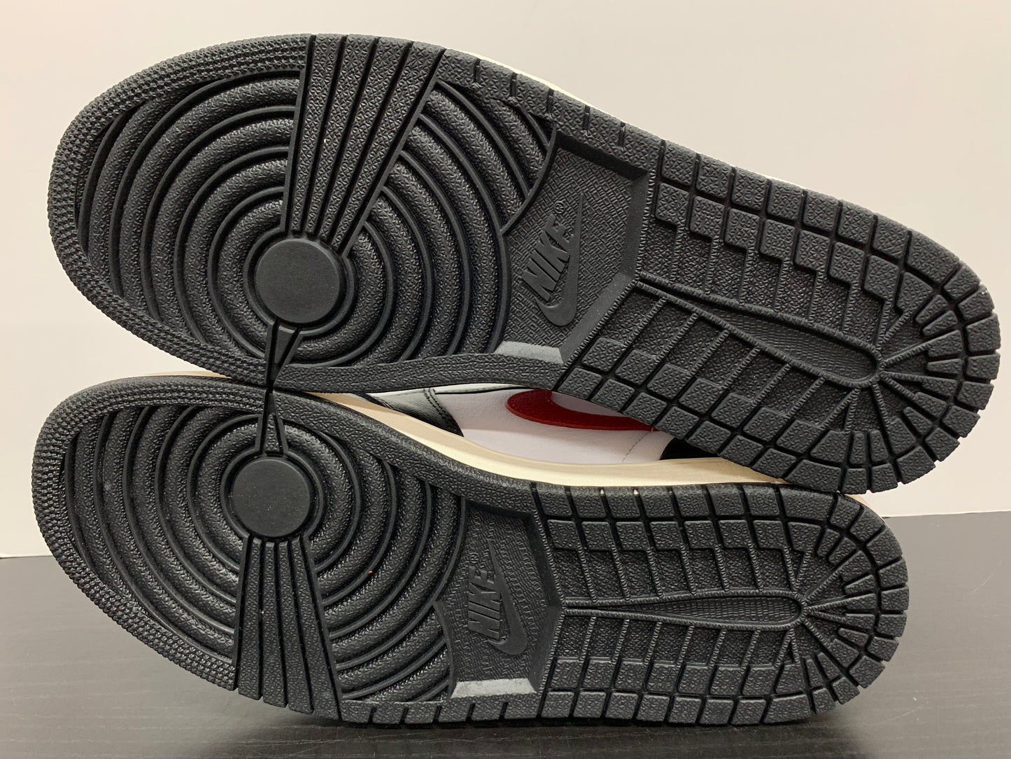 Nike Air Jordan 1 Black Gym Red
