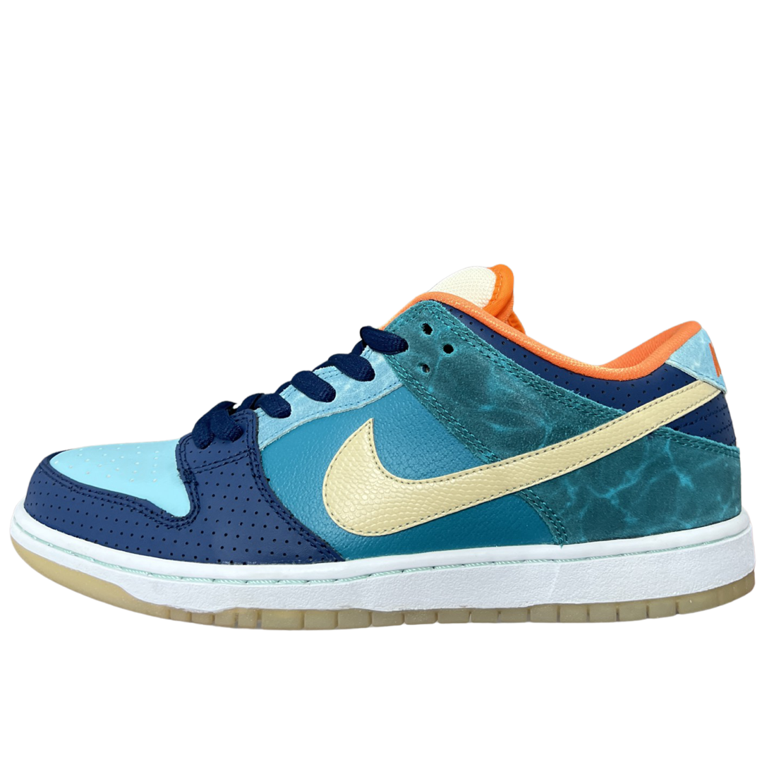 Nike Dunk Low SB MIA Skate Shop