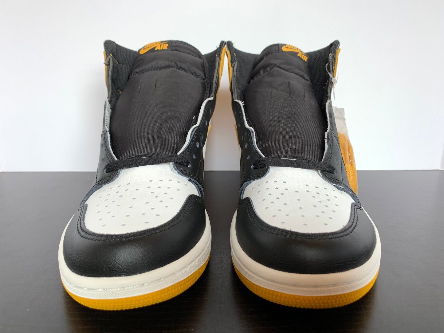 Nike Air Jordan 1 Yellow Ochre Size 10.5