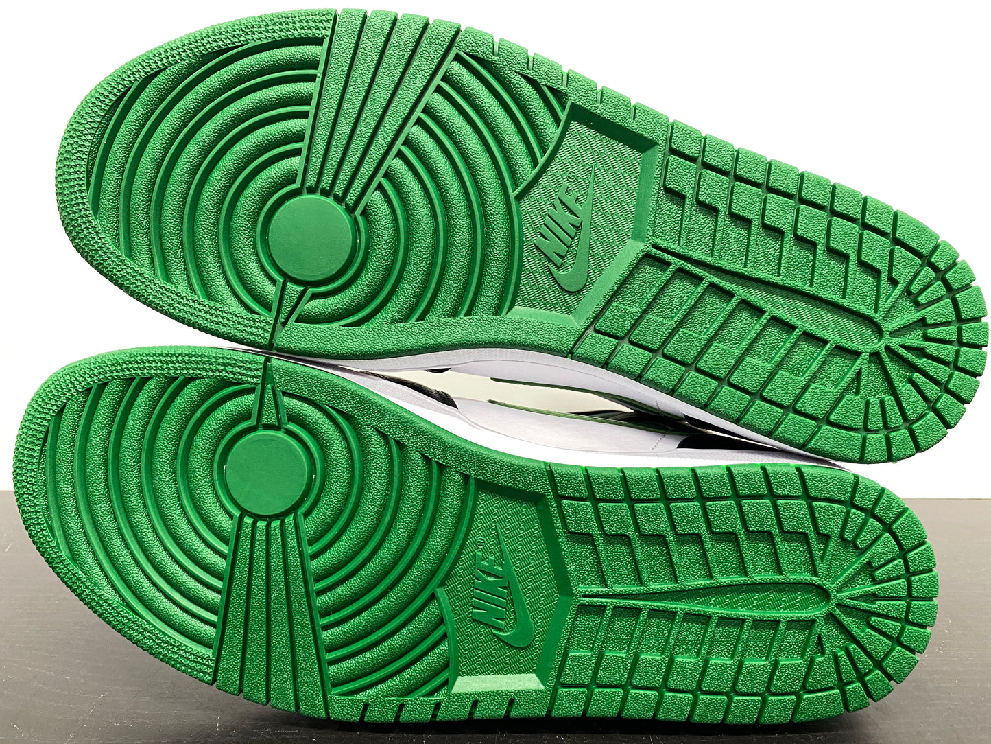 Nike Air Jordan 1 Mid Pine Green