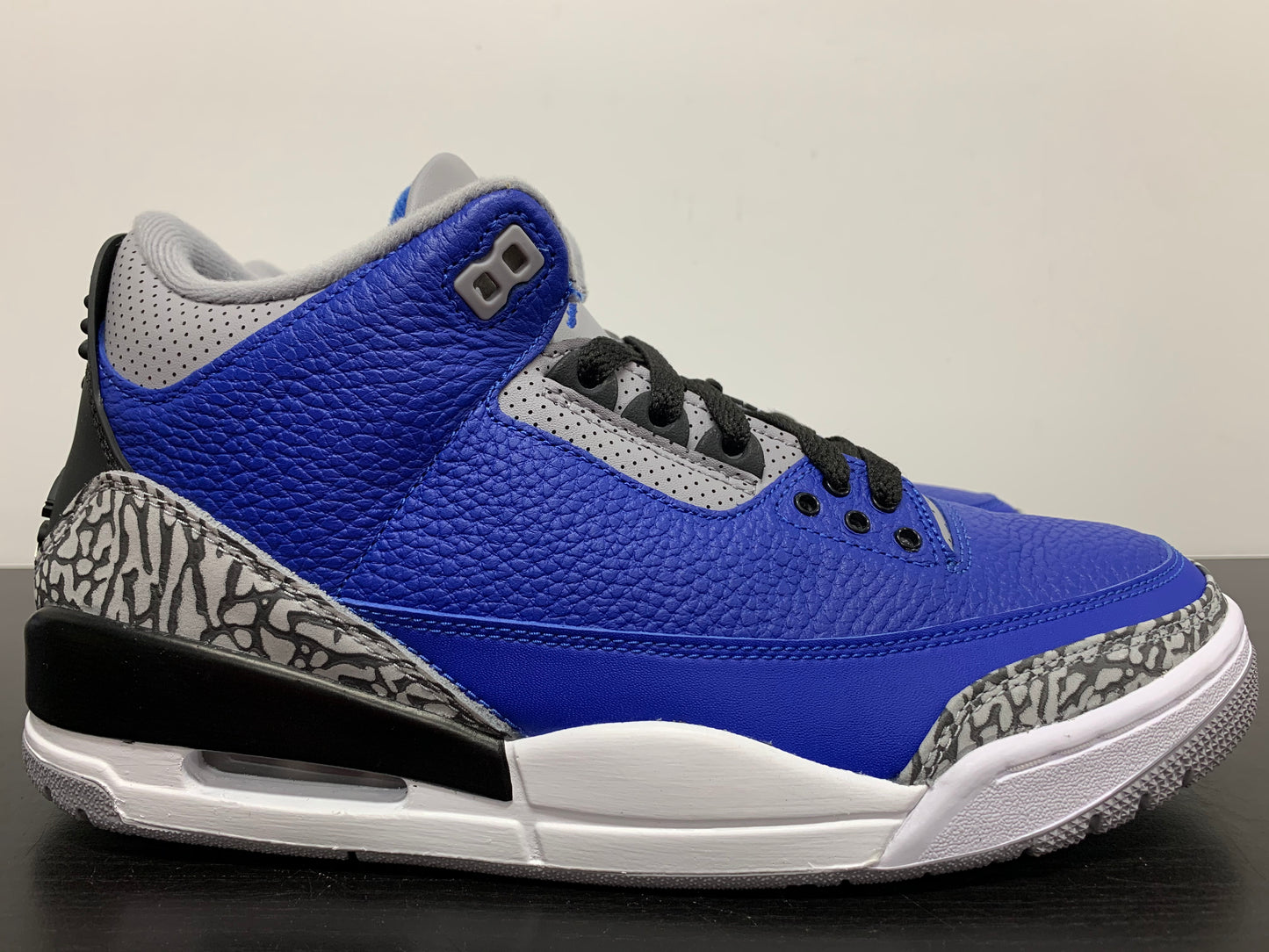 Nike Air Jordan 3 Varsity Royal