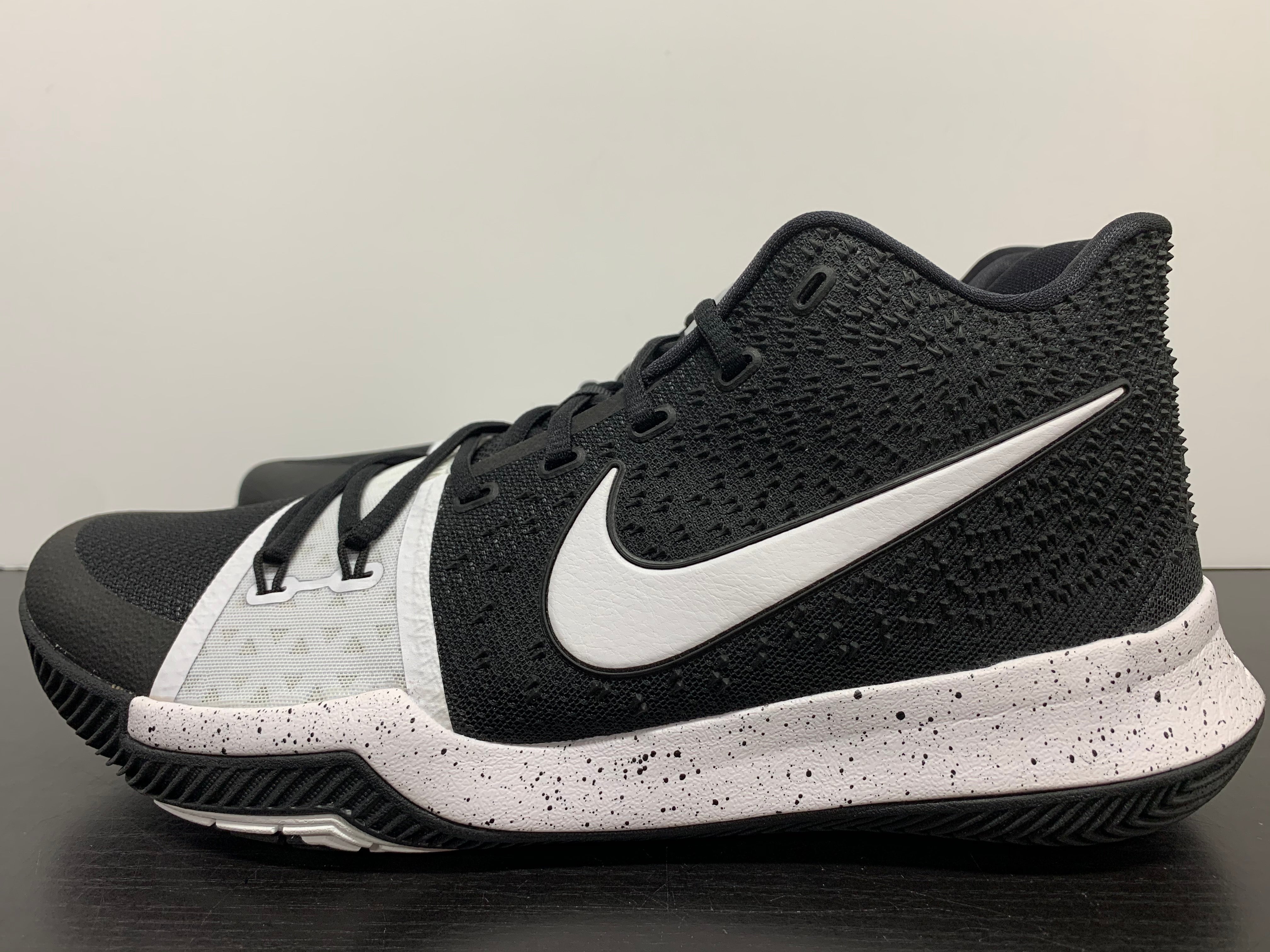 Kyrie 3 tb white black online