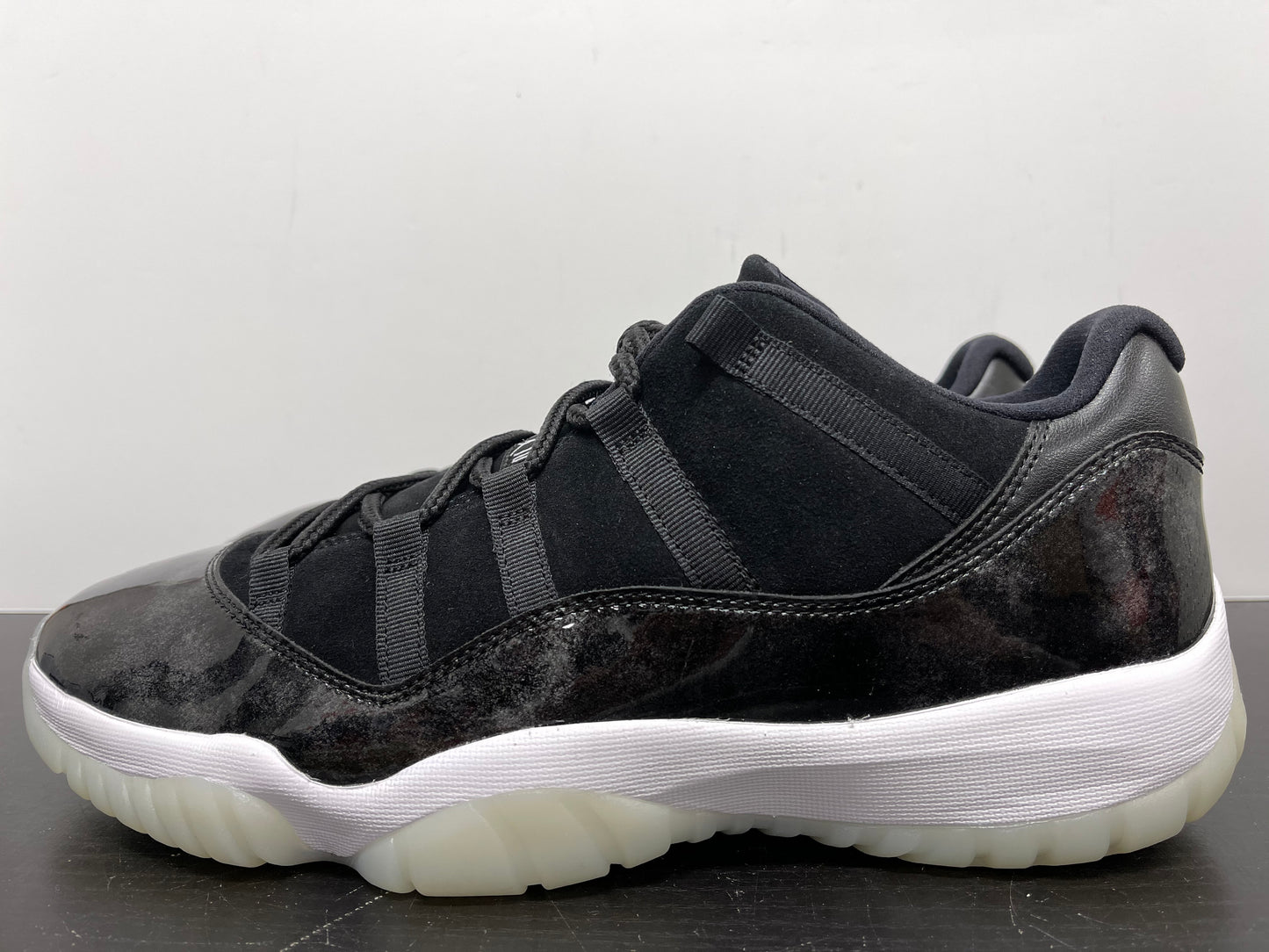 Nike Air Jordan 11 Low Barons