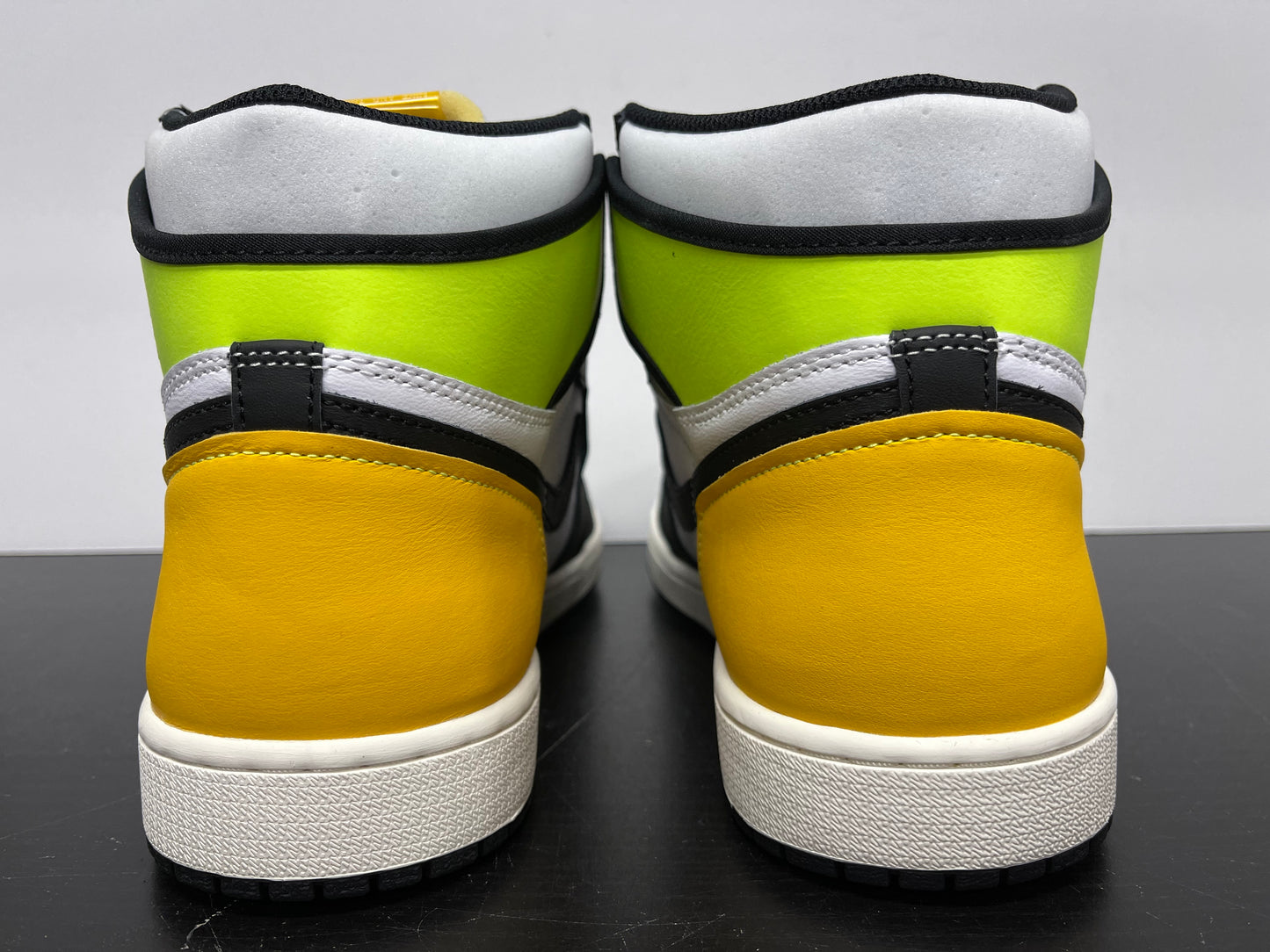 Nike Air Jordan 1 Volt Gold