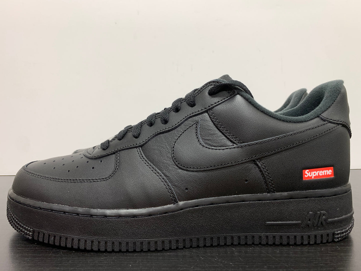 Nike Air Force 1 Low Supreme Black