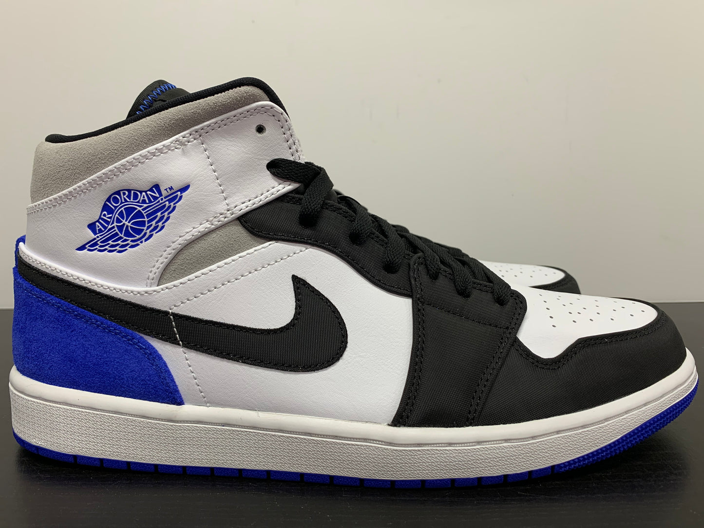 Nike Air Jordan 1 Mid SE Royal Black Toe