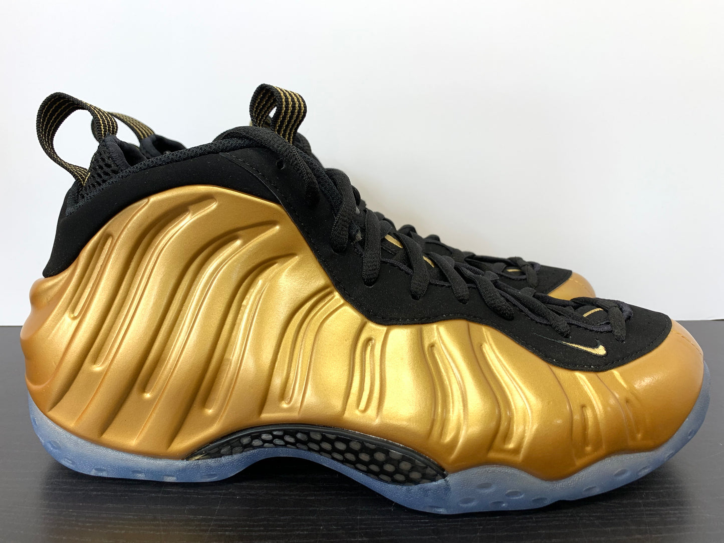 Nike Air Foamposite One Metallic Gold Size 11.5