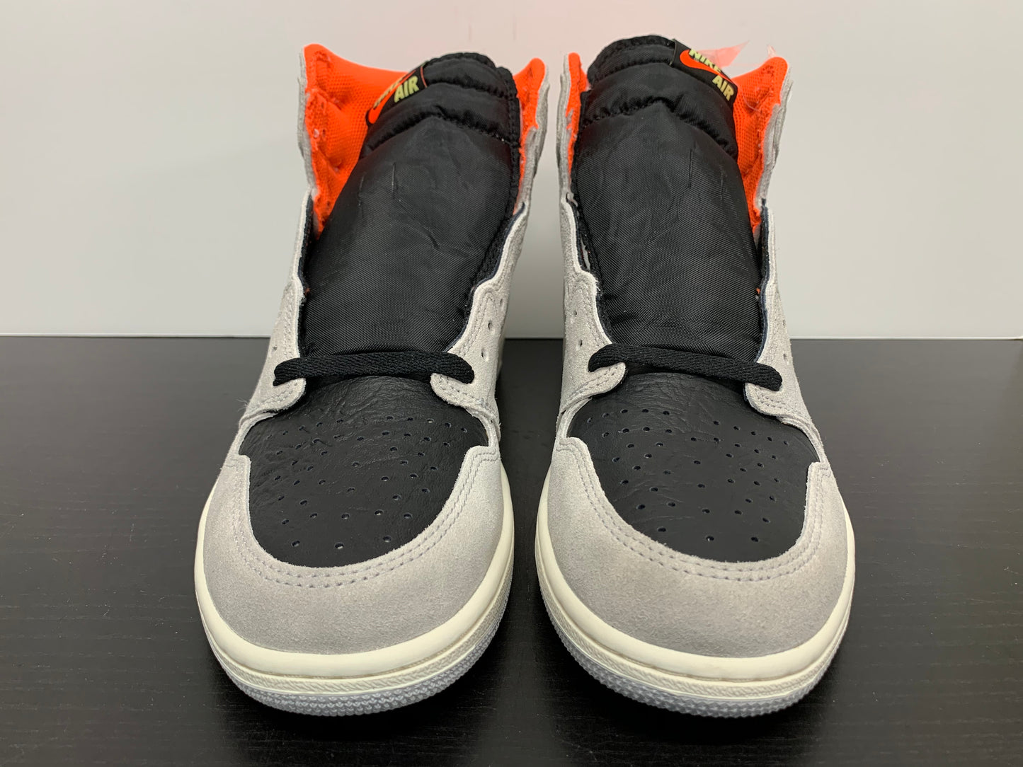 Nike Air Jordan 1 High Neutral Grey Hyper Crimson
