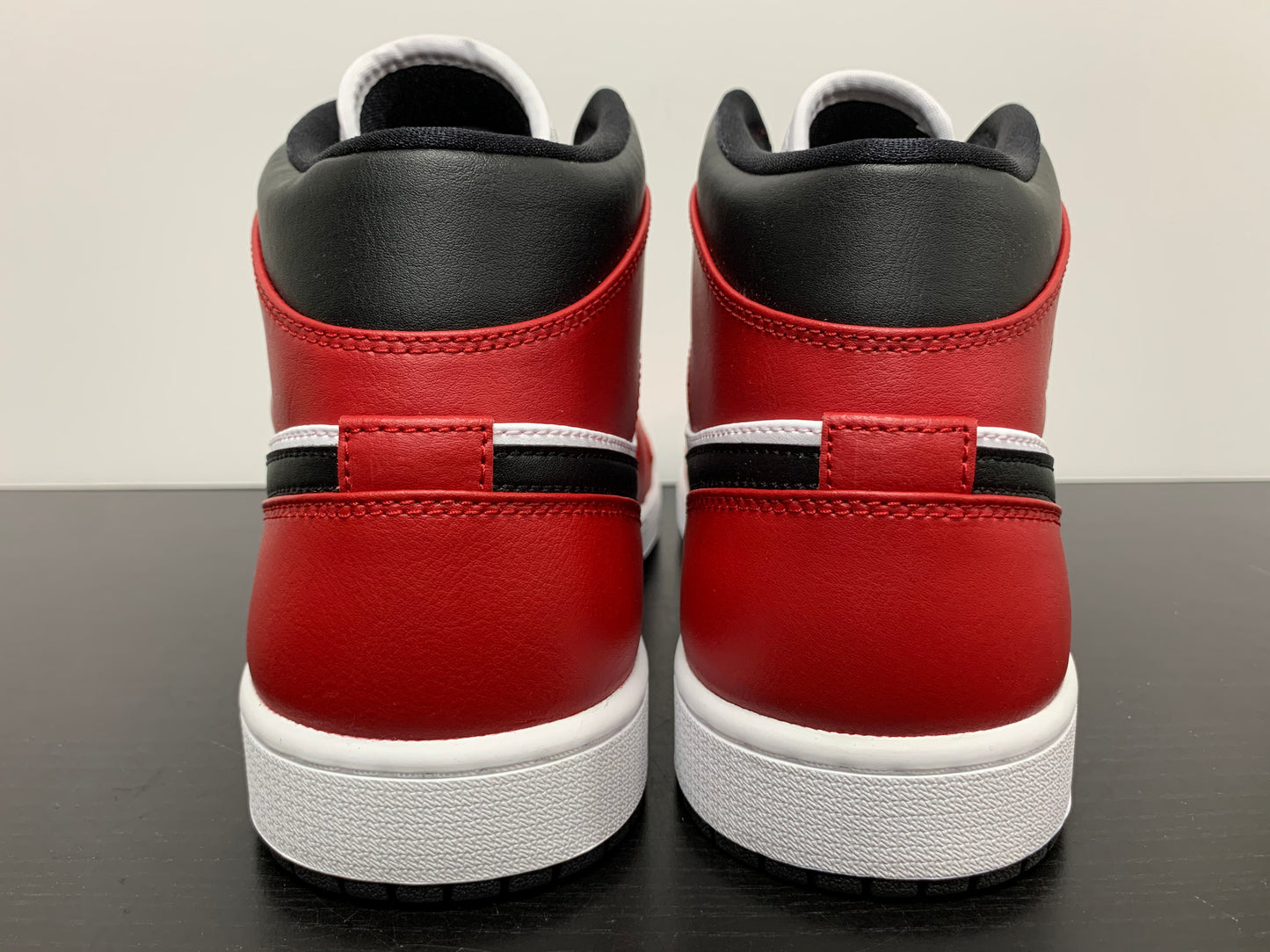Nike Air Jordan 1 Mid Chicago Black Toe