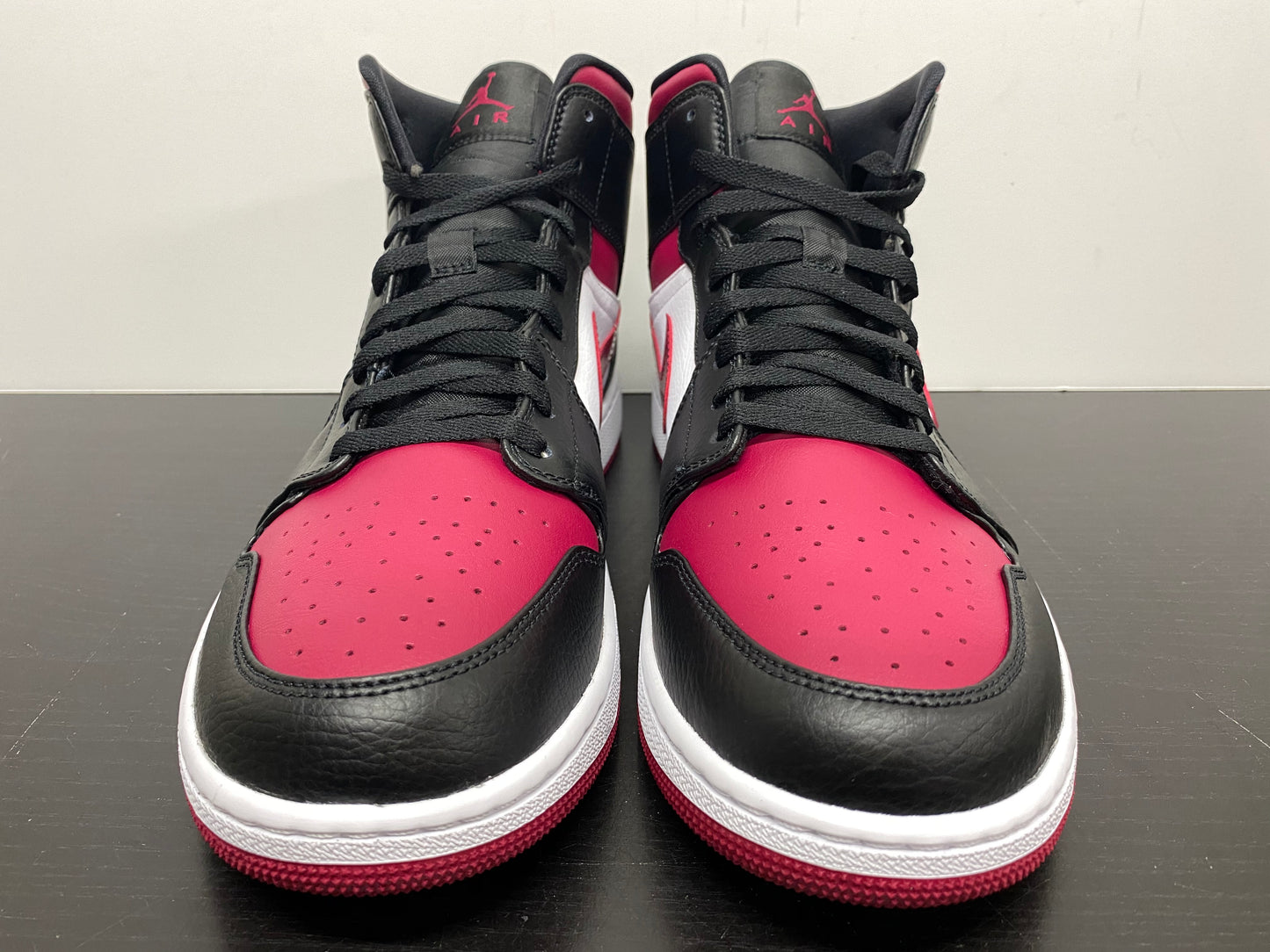Nike Air Jordan 1 Mid Noble Red