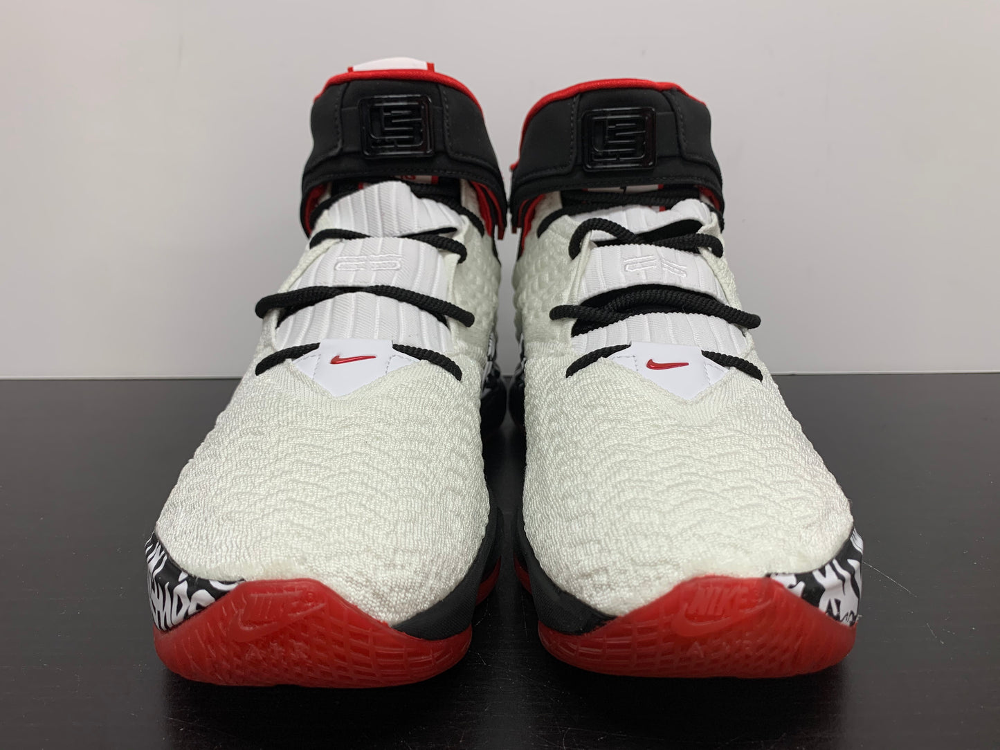 Nike LeBron 17 Graffiti