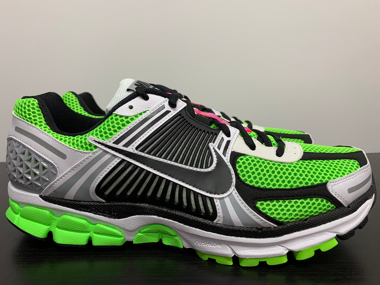 Nike Zoom Vomero 5 Electric Green Size 11