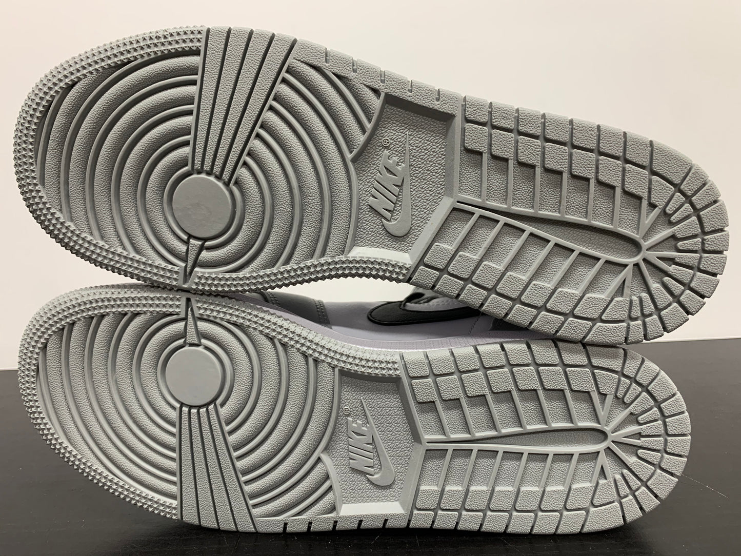 Nike Air Jordan 1 Mid Light Smoke Grey GS