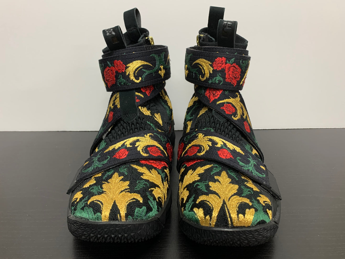 Nike LeBron 15 Lifestyle Kith Kings Crown