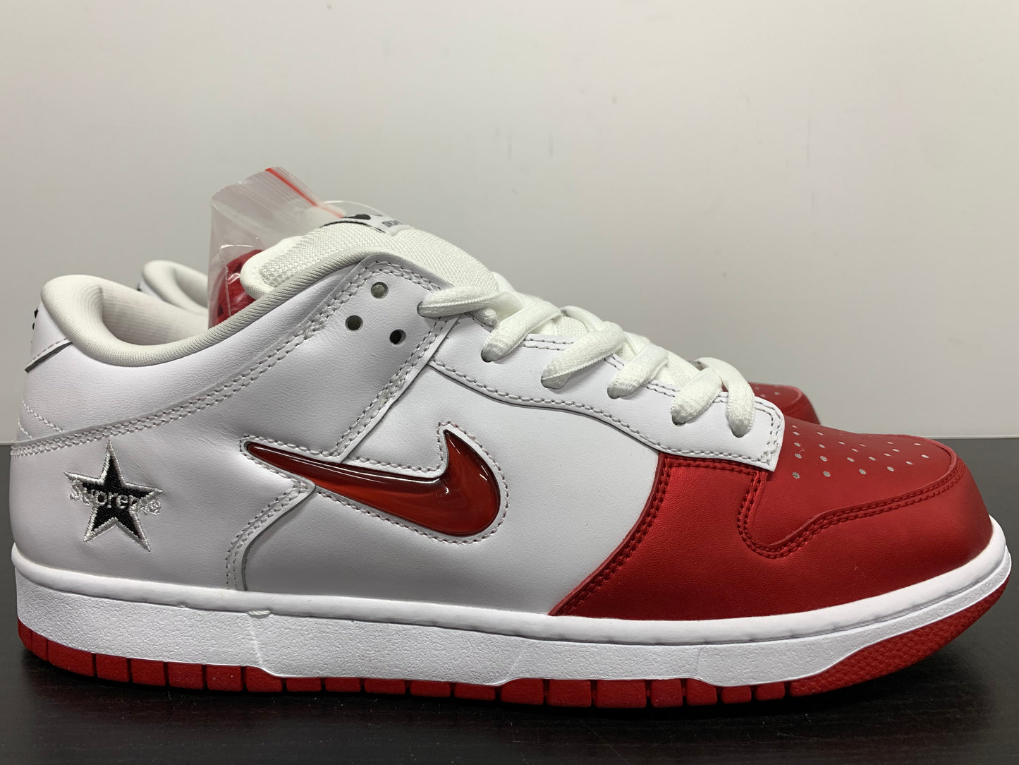 Nike SB Dunk Low Supreme Varsity Red