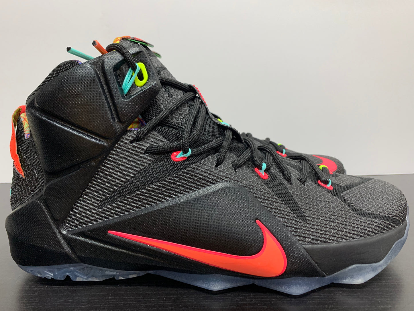 Nike LeBron 12 Data Size 13