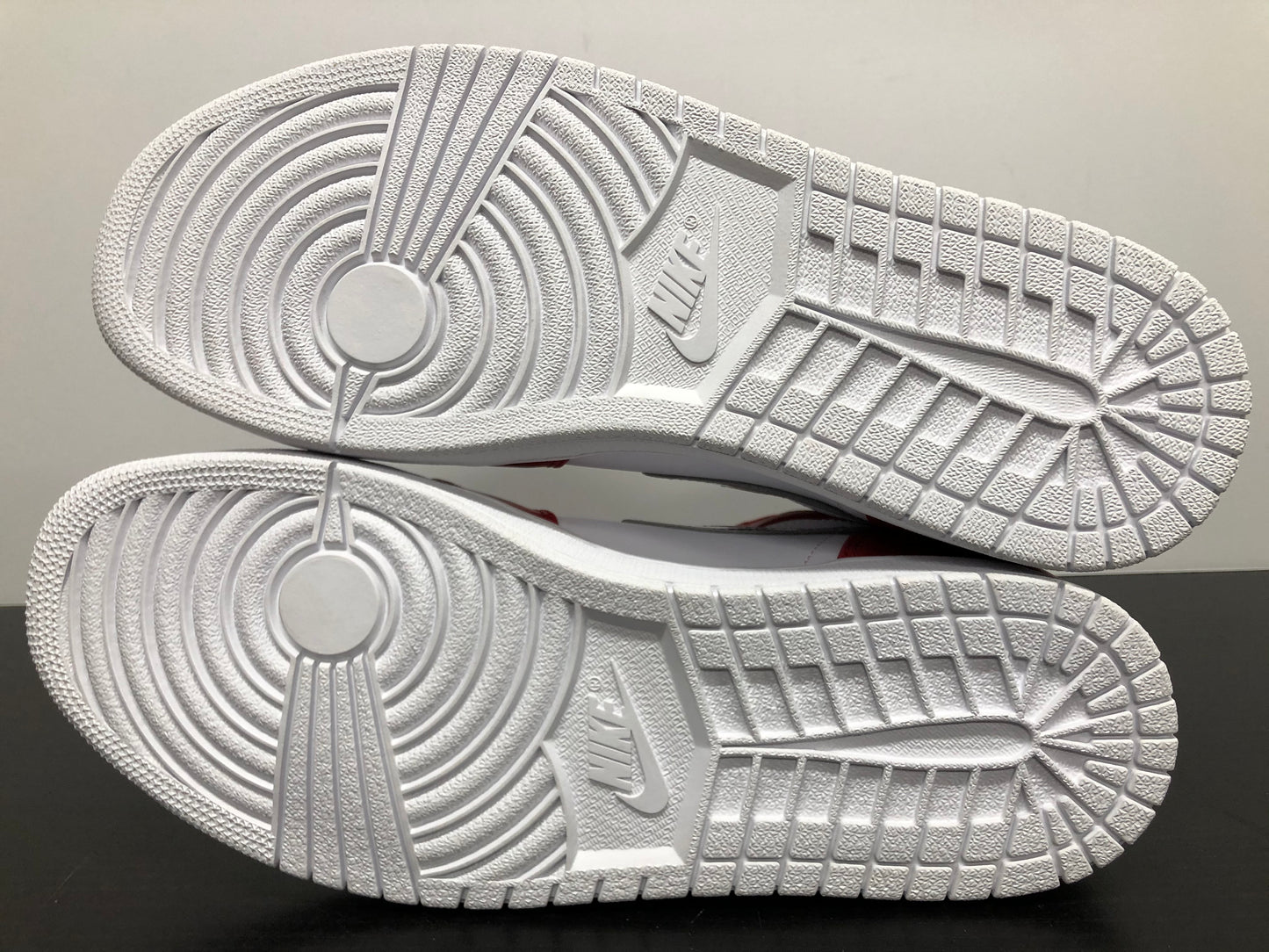 Nike Air Jordan 1 Silver Medal