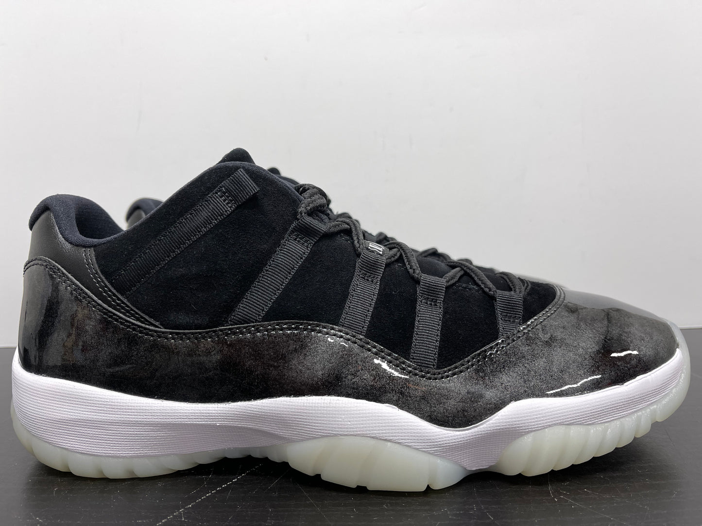 Nike Air Jordan 11 Low Barons