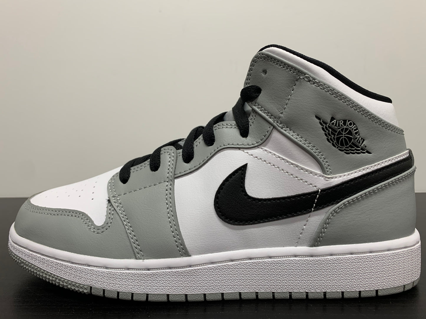 Nike Air Jordan 1 Mid Light Smoke Grey GS