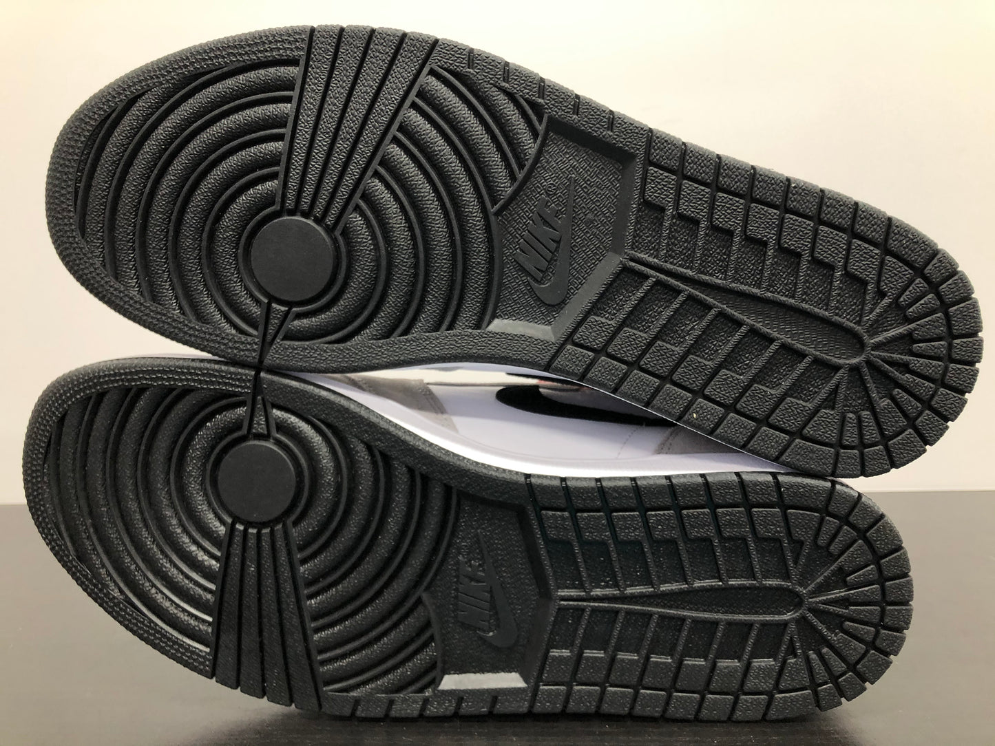 Nike Air Jordan 1 High Smoke Grey