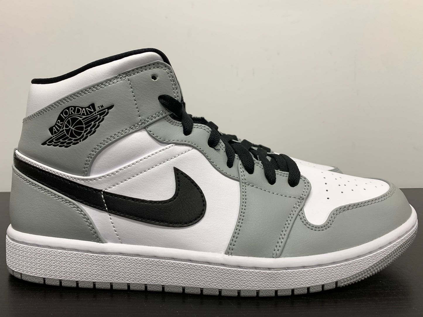 Nike Air Jordan 1 Mid Light Smoke Grey