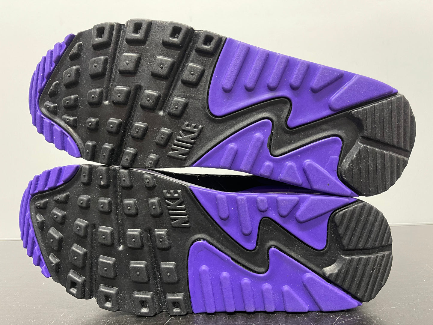 WMNS Nike Air Max 90 Hyper Grape
