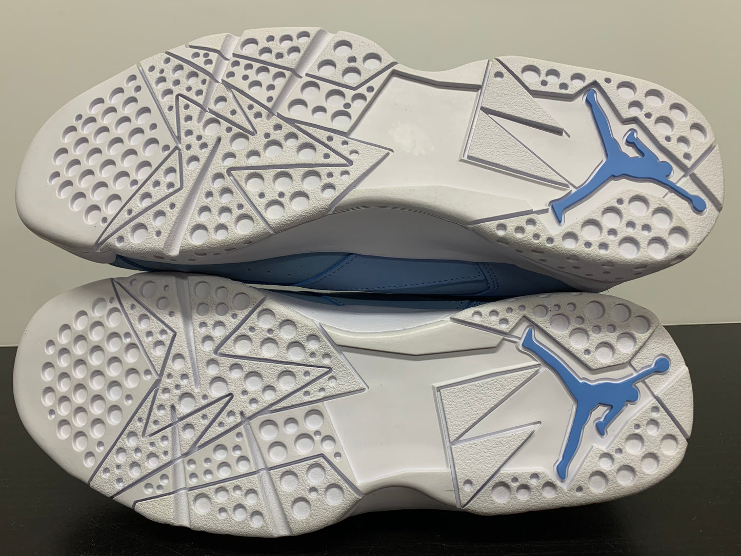 Nike Air Jordan 7 Pantone