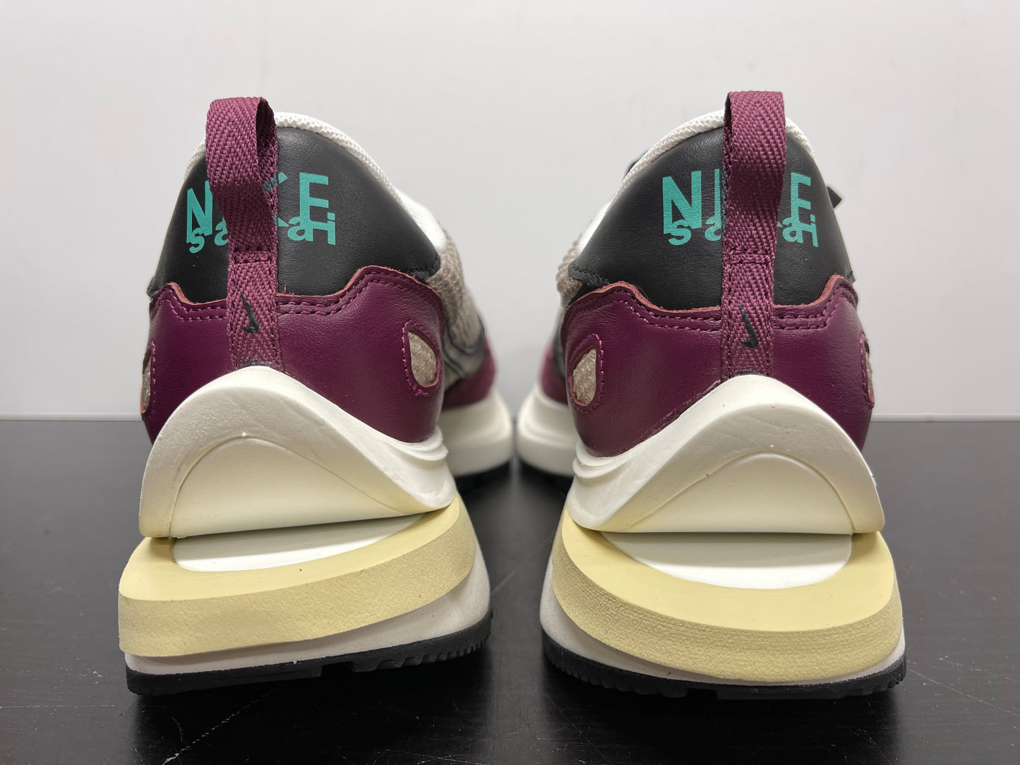 Nike Vaporwaffle Sacai Villain Red Neptune Green