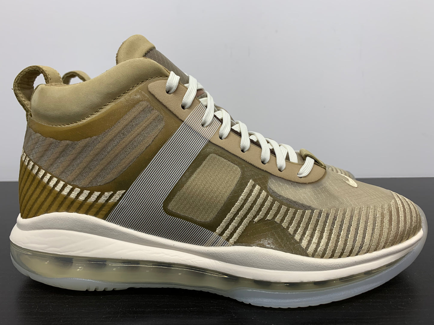 Nike LeBron John Elliot Icon Parachute Beige
