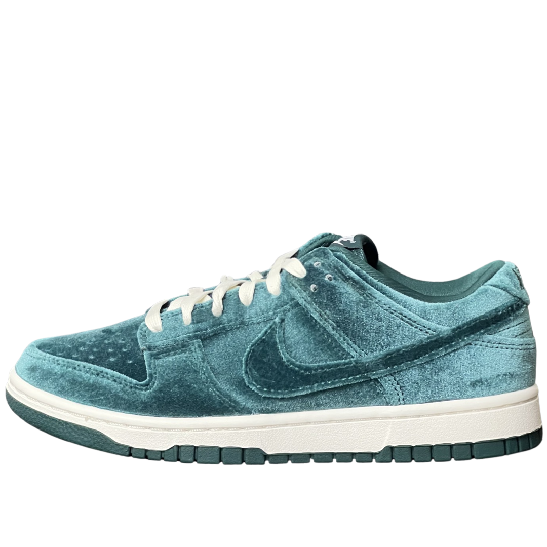 WMNS Nike Dunk Low Velvet Teal